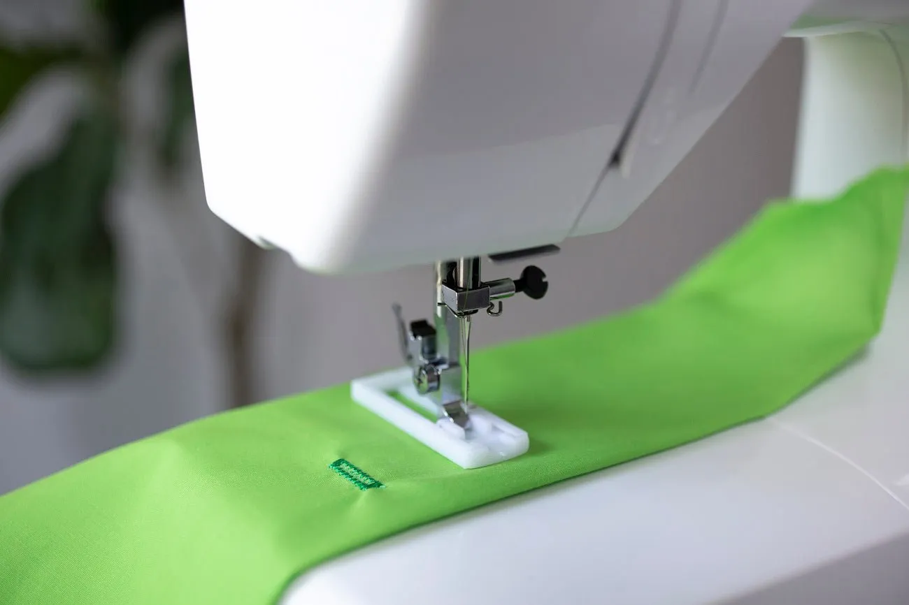 Baby Lock Zest Sewing Machine from the Genuine Collection - with FREE Online Classes (BA-LOK60D)