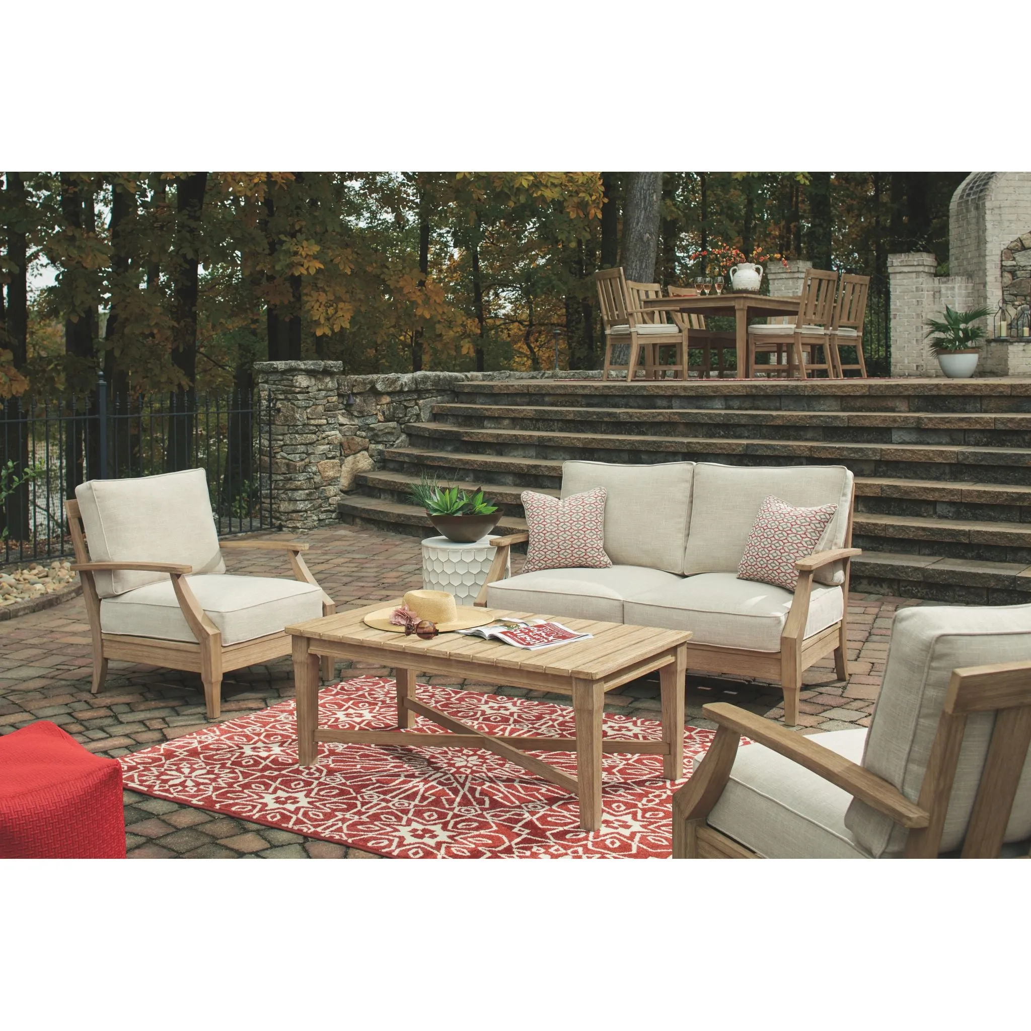 Outdoor Clare View Loveseat w/Cushion