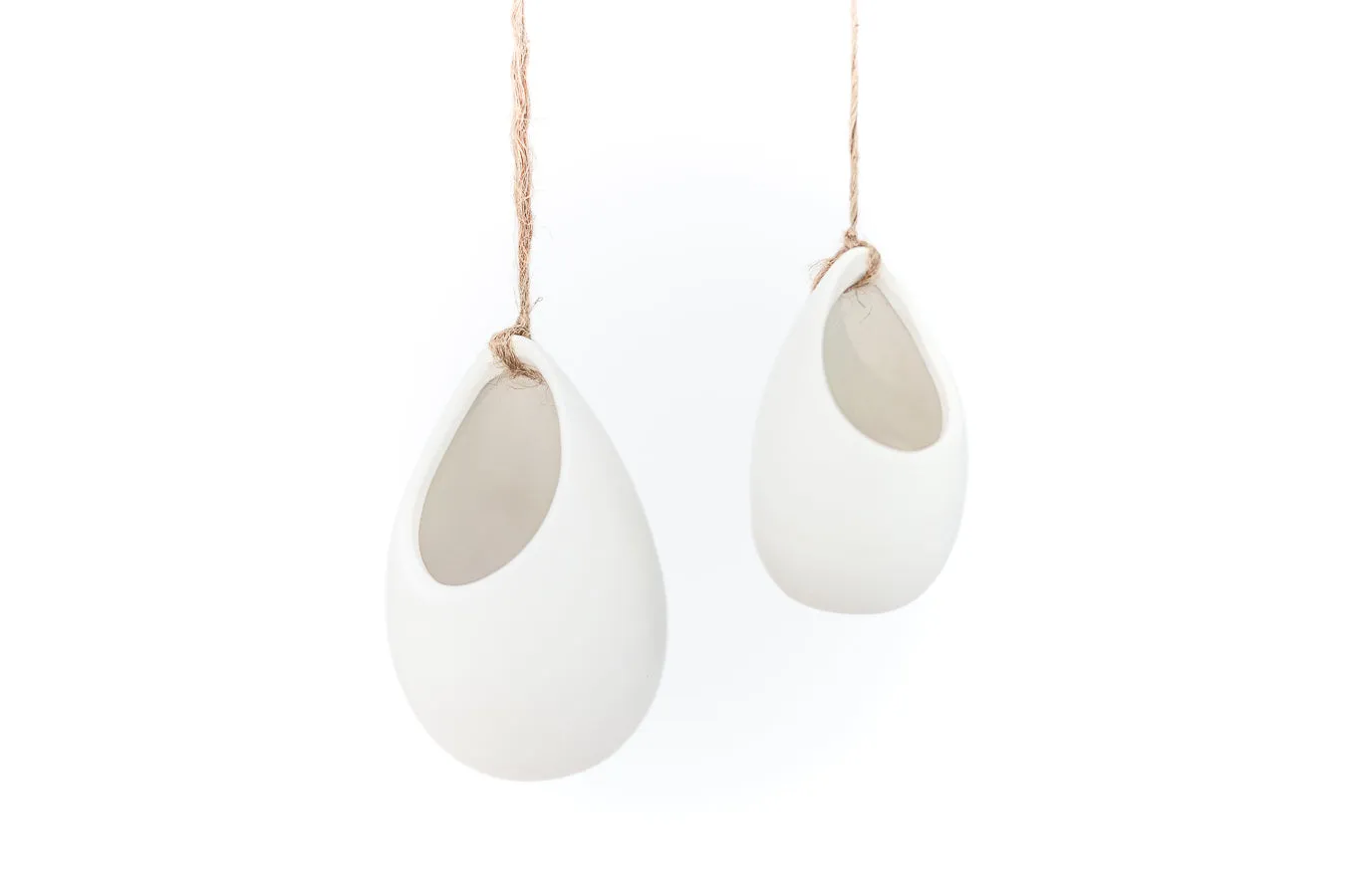 Wholesale - Small Ivory Ceramic Hanging Planter With Flat Bottom